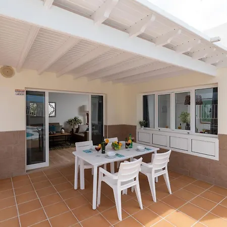 Olivina, With Heated Pool Puerto del Carmen (Lanzarote)